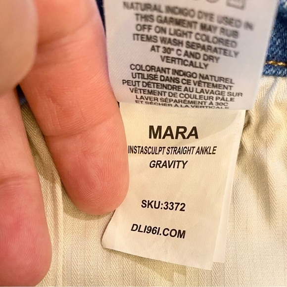 DL1961 Size 28 (6) Mara Straight Ankle Jeans Mid Rise Frayed Hems Womens Stretch - Picture 12 of 16